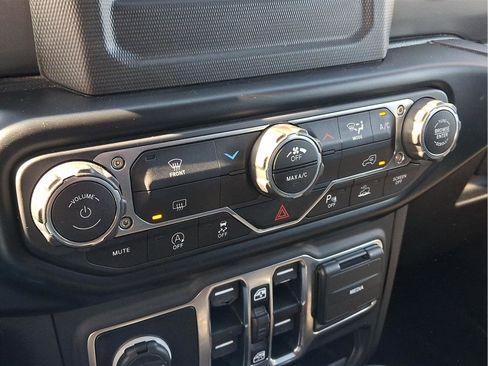 Used 2022 Jeep Wrangler Unlimited Sport image 15