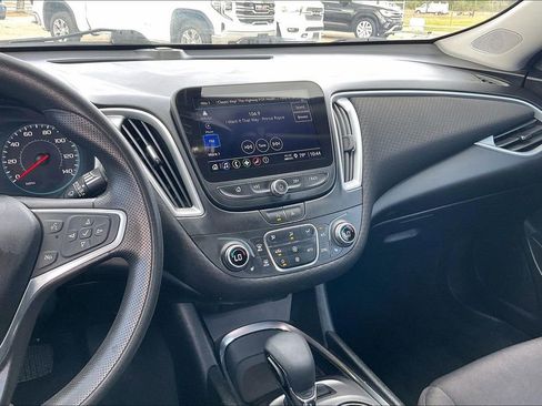Used 2022 Chevrolet Malibu LT FWD image 9