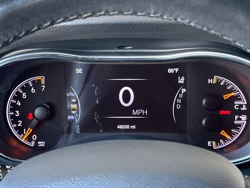 Used 2021 Jeep Grand Cherokee Laredo X image 22