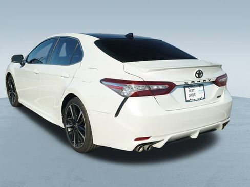Used 2020 Toyota Camry XSE image 5
