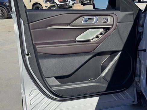 New 2026 Ford Explorer Platinum RWD image 16