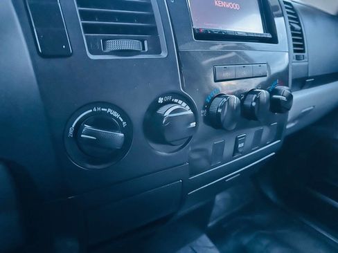 Used 2010 Toyota Tundra 4x4 Double Cab image 13