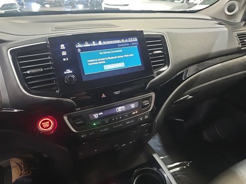 Used 2019 Honda Pilot Touring image 34