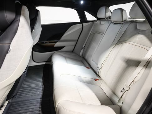 Used 2022 Lucid Air Grand Touring image 29