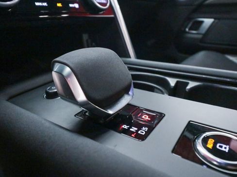 Used 2022 Land Rover Discovery HSE R-Dynamic image 23