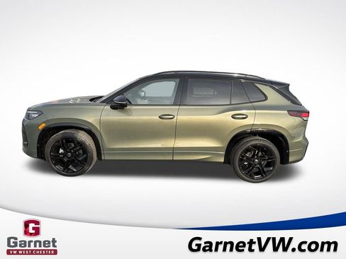 New 2026 Volkswagen Tiguan SE R-Line image 2