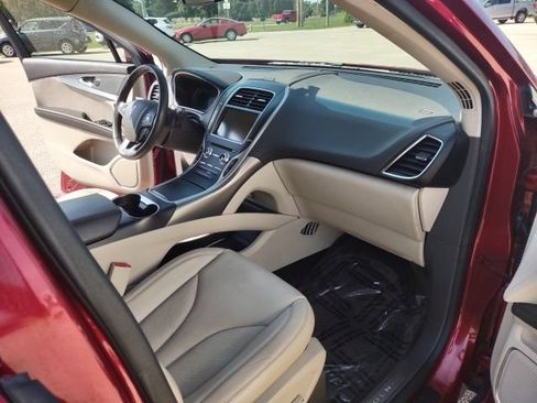 Used 2016 Lincoln MKX Select w/ Select Plus Package AWD/4WD image 23