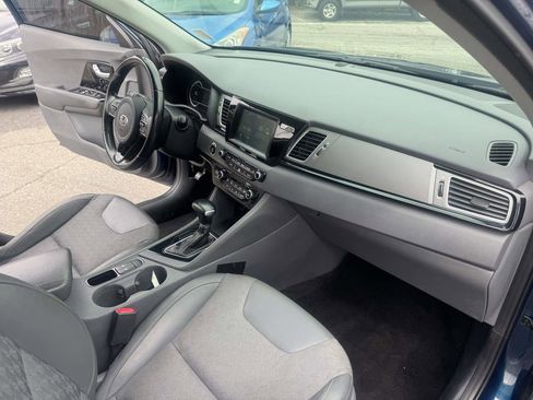 Used 2018 Kia Niro EX image 14