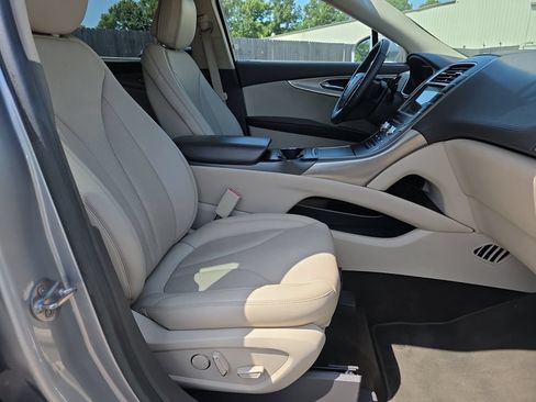 Used 2020 Lincoln Nautilus Reserve FWD image 15