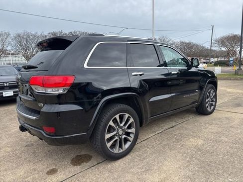 Used 2017 Jeep Grand Cherokee Overland w/ Jeep Active Safety Group image 5