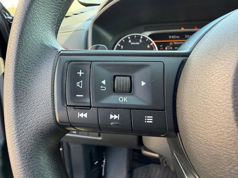 Used 2024 Nissan Rogue S image 25