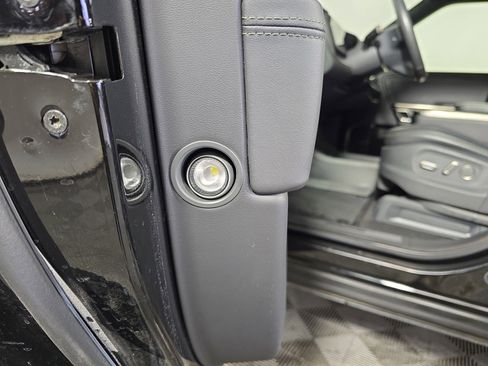 Used 2022 Rivian R1S Launch Edition image 32