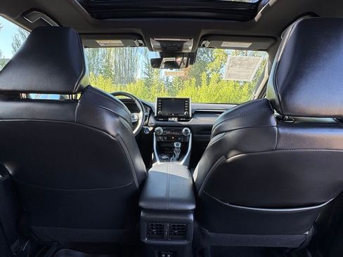 Used 2021 Toyota RAV4 XSE AWD/4WD image 32