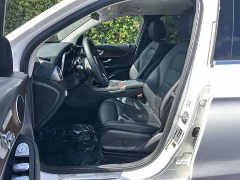 Used 2020 Mercedes-Benz GLC 300 image 11
