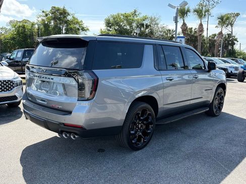 New 2026 Chevrolet Suburban RST w/ RST Capability Package AWD/4WD image 7