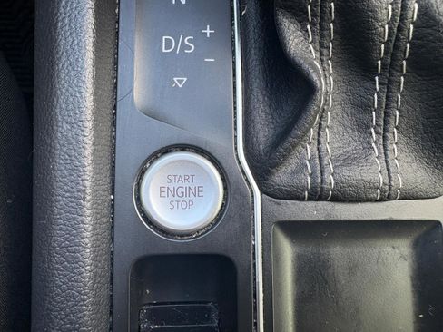 Used 2022 Volkswagen Atlas SE image 31