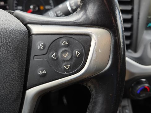 Used 2018 GMC Acadia SLE image 30