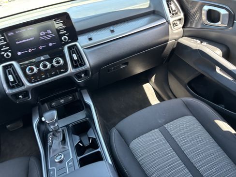 Certified 2022 Kia Sorento LX FWD image 14