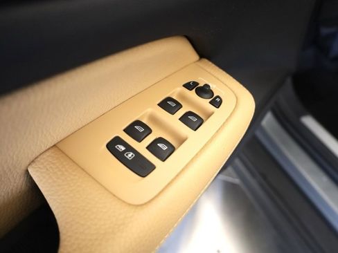 Used 2020 Volvo V60 T5 Cross Country w/ Protection Package Premier image 10