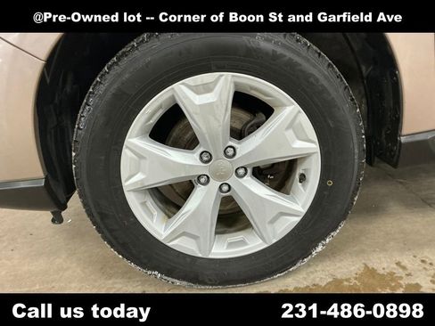 Used 2016 Subaru Forester 2.5i Premium w/ All-Weather Package image 11