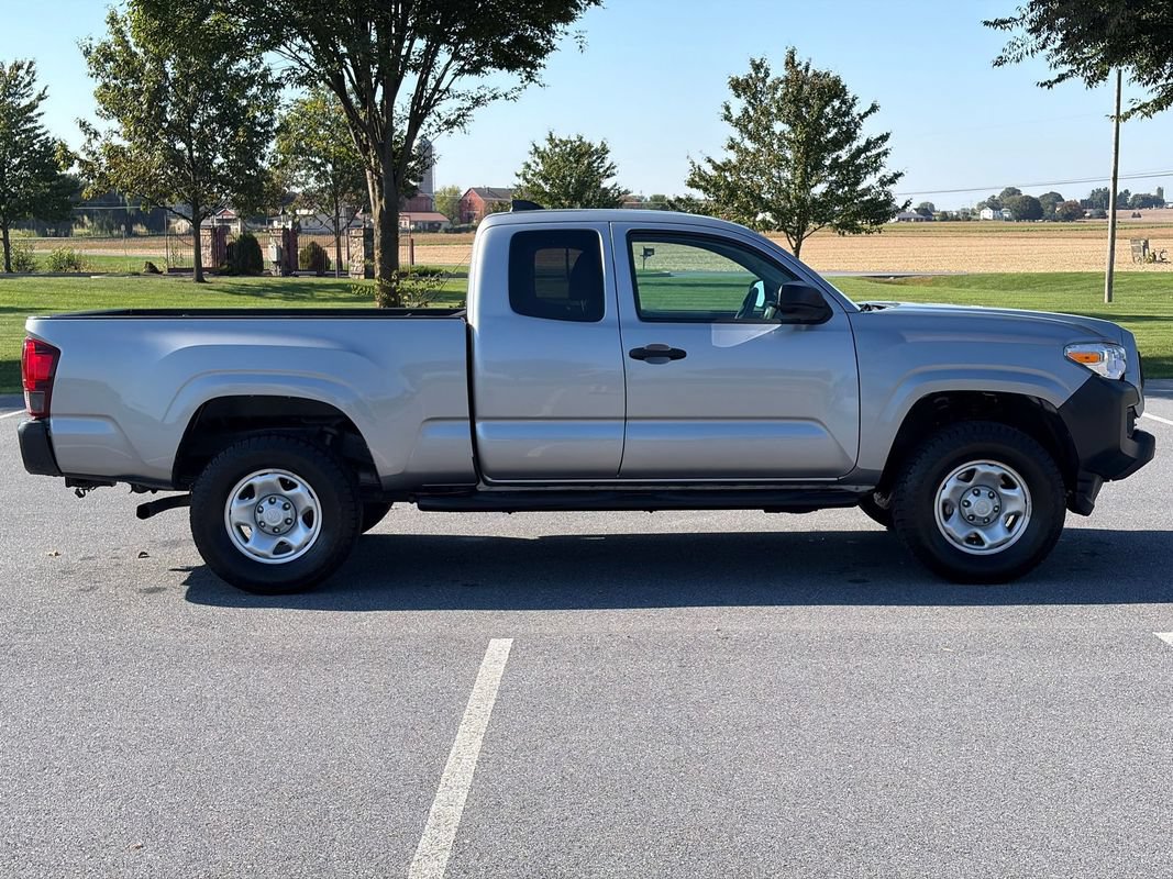 Used 2020 Toyota Tacoma SR AWD/4WD image 8