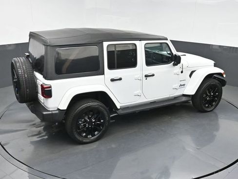 Used 2023 Jeep Wrangler Unlimited Sahara w/ Cold Weather Group AWD/4WD image 31