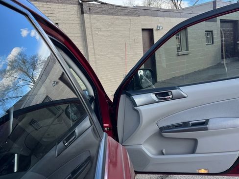Used 2011 Subaru Forester 2.5X Premium image 11