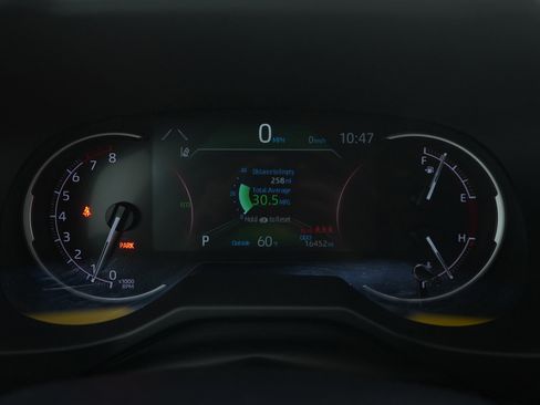 Certified 2025 Toyota RAV4 LE image 25