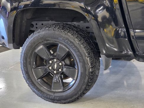 Used 2016 Chevrolet Colorado LT w/ Midnight Edition image 5