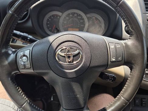 Used 2011 Toyota RAV4 Limited w/ Limited Extra Value Pkg AWD/4WD image 19