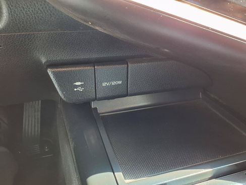 Used 2018 Toyota Camry SE FWD image 8