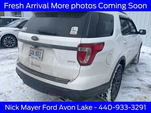 Used 2018 Ford Explorer XLT w/ Equipment Group 202A image 6