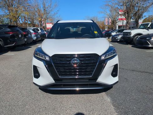 Used 2021 Nissan Kicks SR image 9