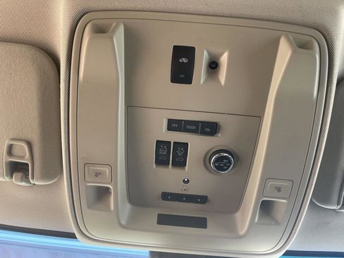 Used 2018 GMC Yukon Denali image 18