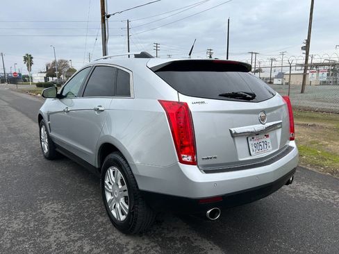 Used 2011 Cadillac SRX Luxury image 3
