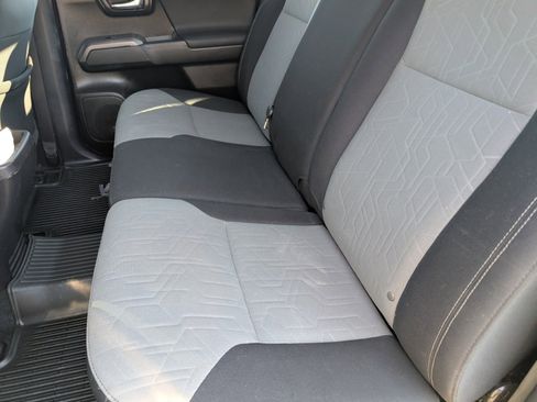 Used 2021 Toyota Tacoma TRD Sport image 7