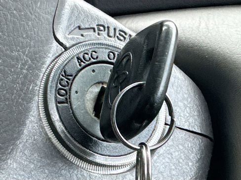 Used 2003 Toyota Camry LE image 18