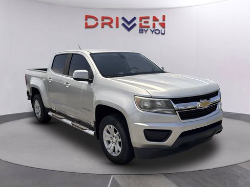 Used 2018 Chevrolet Colorado LT RWD image 2