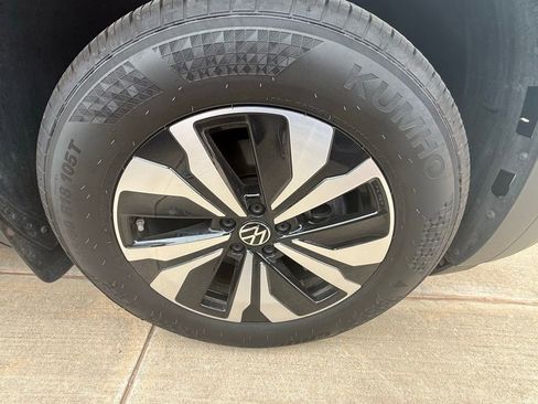 Certified 2026 Volkswagen Atlas SE AWD/4WD image 5