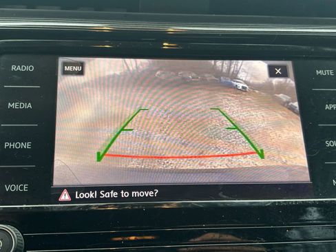 Used 2020 Volkswagen Passat 2.0T R-Line image 44