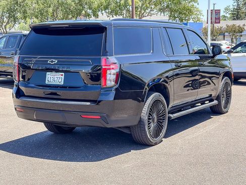 Used 2024 Chevrolet Suburban Z71 w/ Luxury Package AWD/4WD image 4