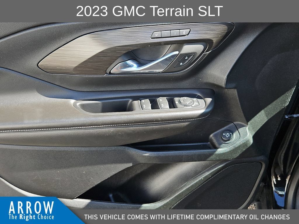 Used 2023 GMC Terrain SLT FWD image 21