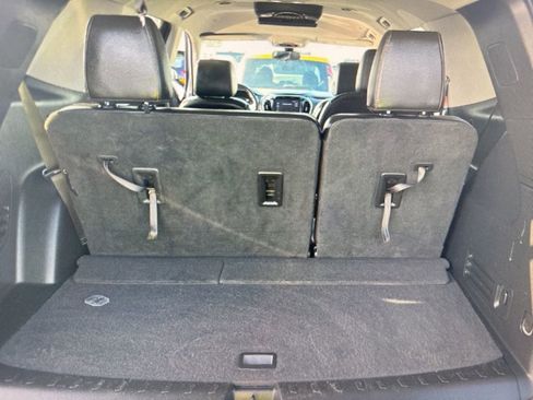 Used 2020 Chevrolet Traverse LT image 8