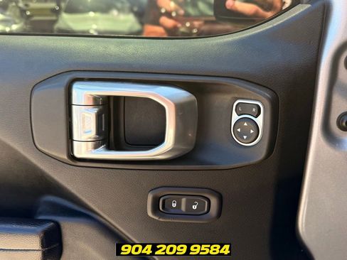 Used 2018 Jeep Wrangler Unlimited Sport S AWD/4WD image 15