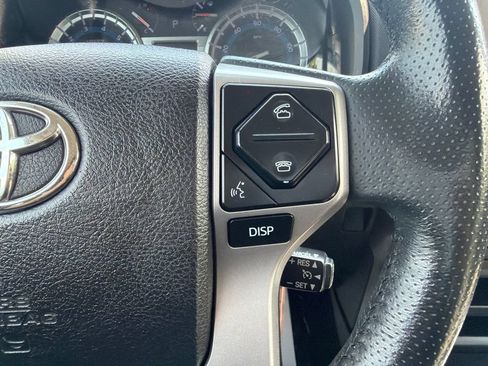 Used 2018 Toyota 4Runner SR5 AWD/4WD image 30