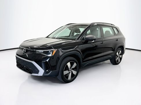 Used 2025 Volkswagen Taos S AWD/4WD image 3