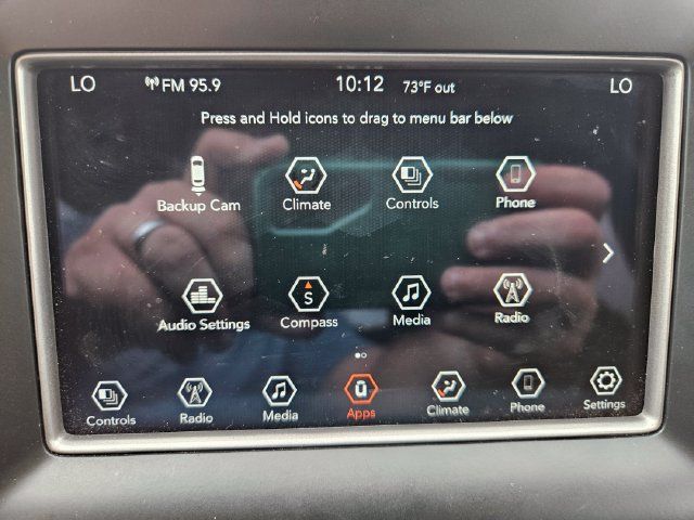 Used 2021 Jeep Grand Cherokee Laredo AWD/4WD image 19