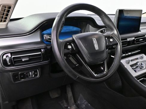 Used 2023 Lincoln Aviator Standard w/ Premium Package image 11