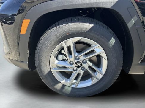 Certified 2025 Hyundai Tucson SE FWD image 29