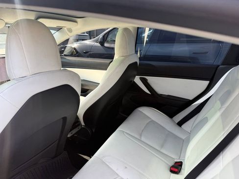 Used 2019 Tesla Model 3 Long Range RWD image 18